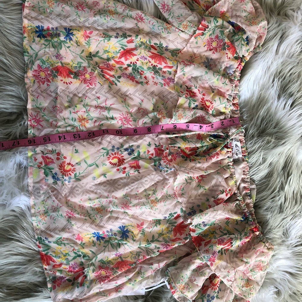 Nordstrom Rack. Ruffle flower women’s blouse. - Picture 4 of 6